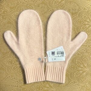NWT Women’s Lululemon Fuzzy Cashmere Mittens Medium Large Butter Pink Silver